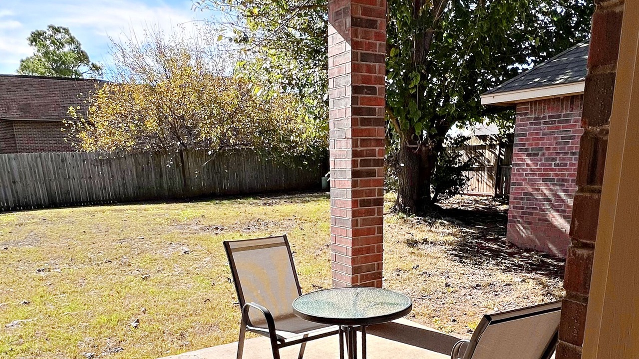 Photo of Patio Balcony in Yukon