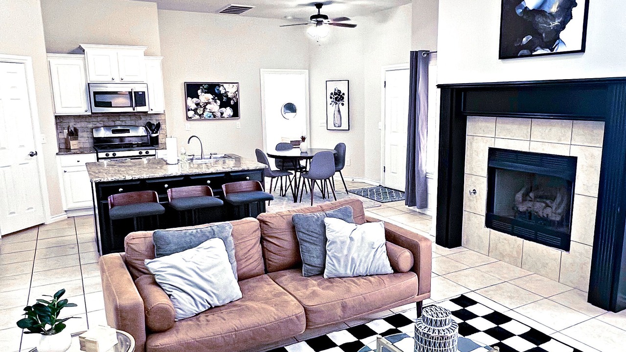 Photo of Livingroom in Yukon