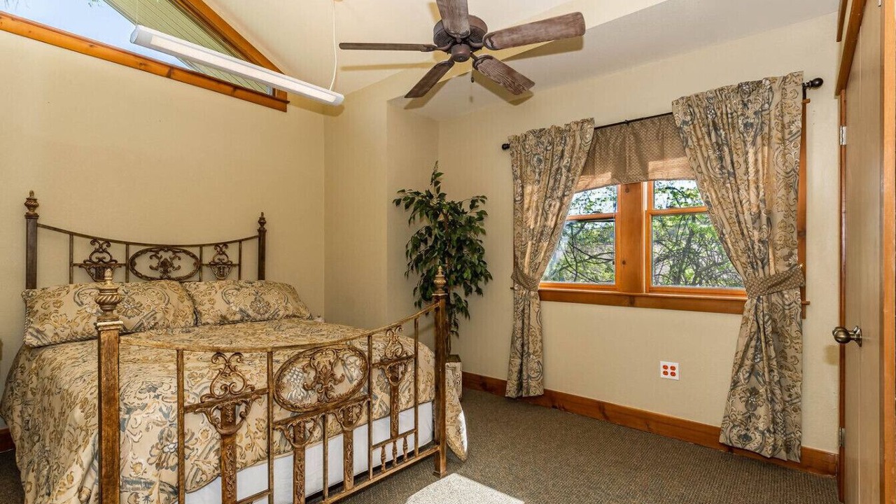 Photo of Bedroom in Holiday Island