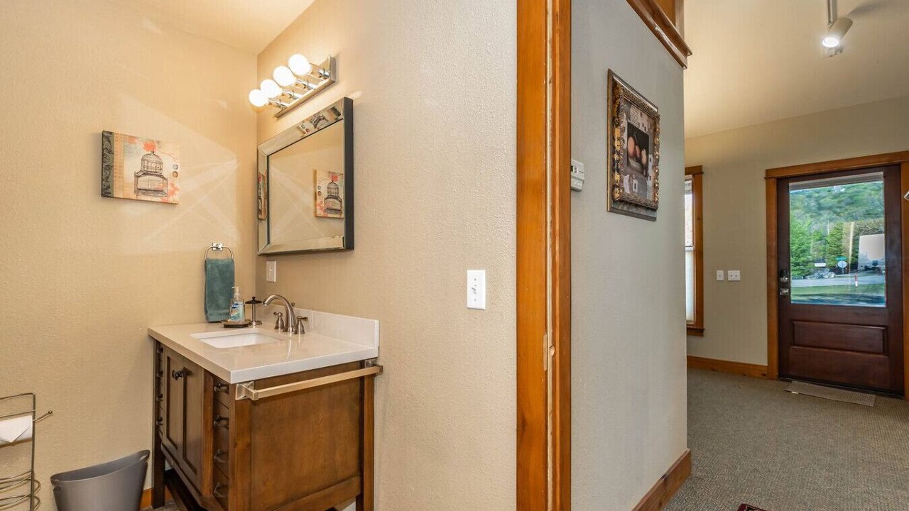 Photo of Bathroom in Holiday Island