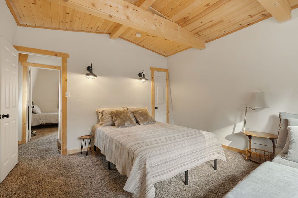 Photo of Bedroom in Big Bear City