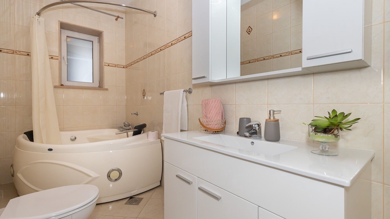 Photo of Bathroom in Praznica