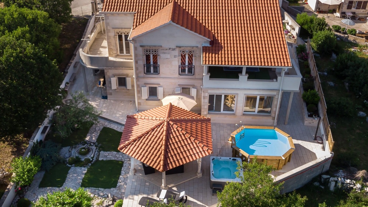 Photo of Outdoor in Praznica