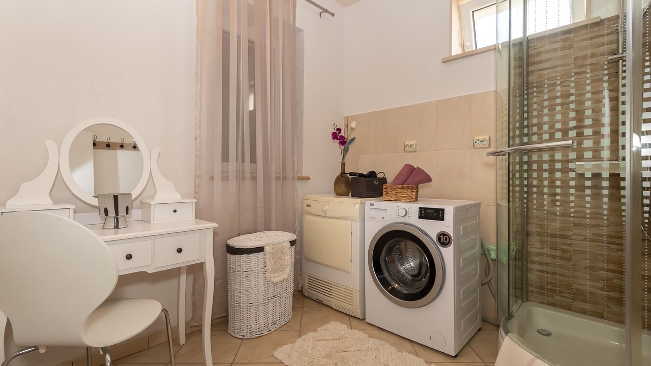 Photo of Bathroom in Praznica