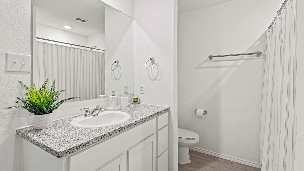 Photo of Bathroom in Anna