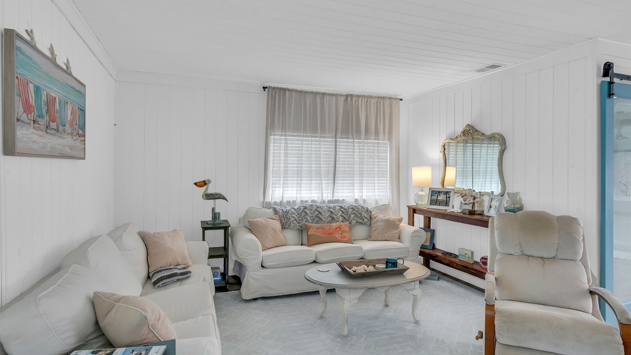 Photo of Livingroom in Ono Island