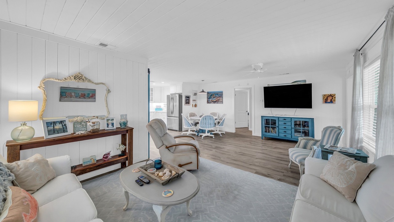 Photo of Livingroom in Ono Island