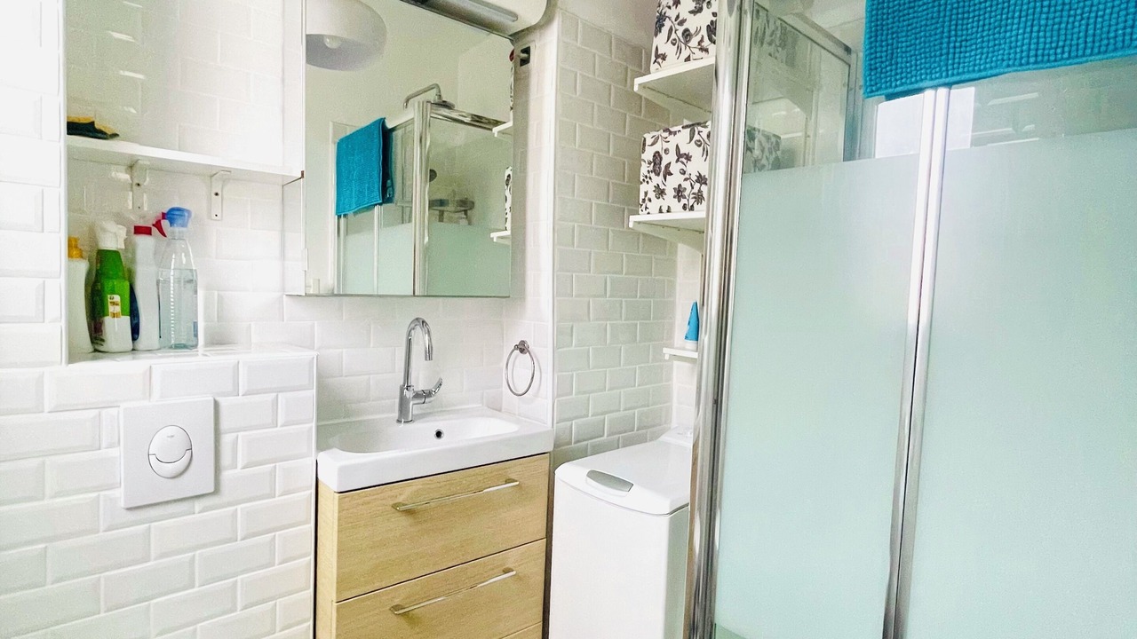 Photo of Bathroom in 13th Arrondissement