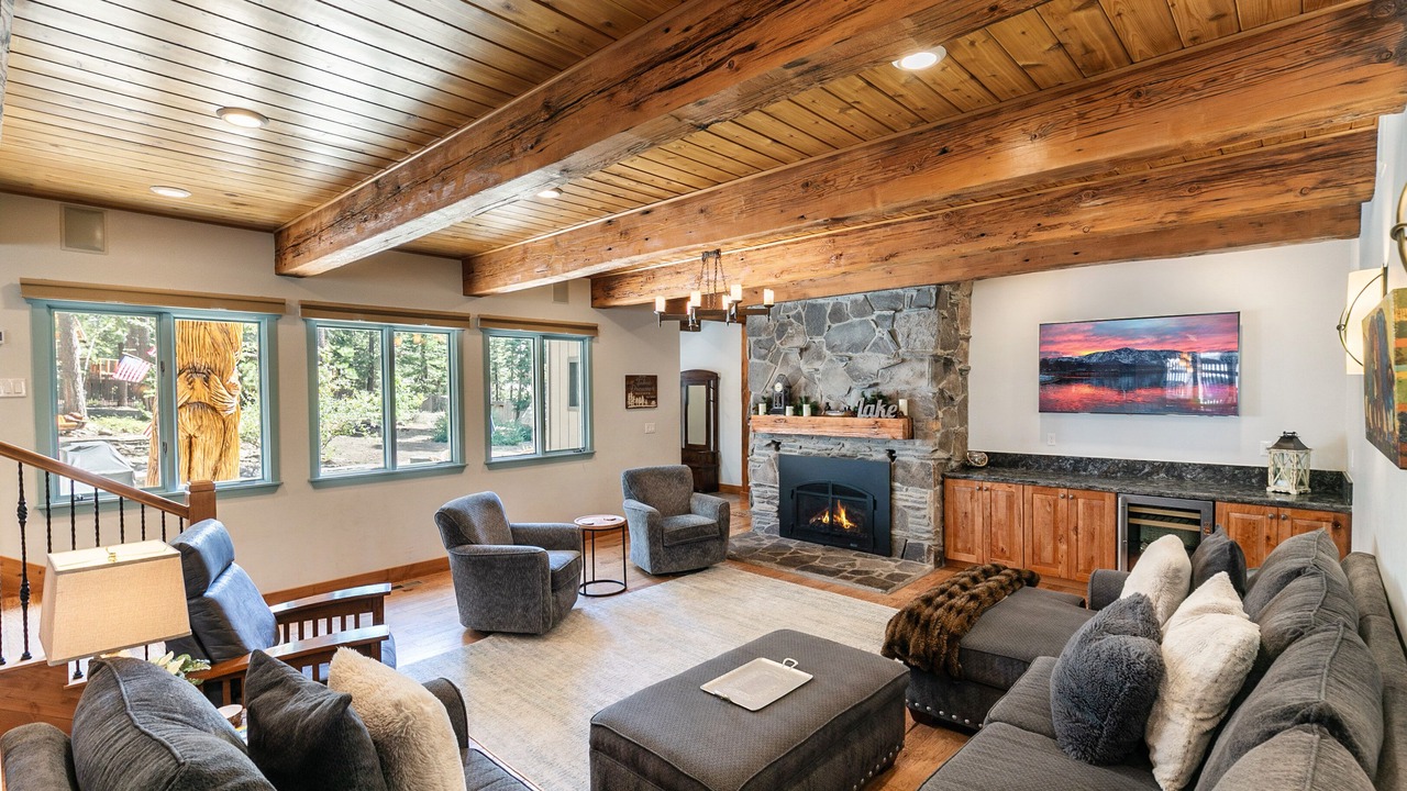 Photo of Livingroom in Carnelian Woods