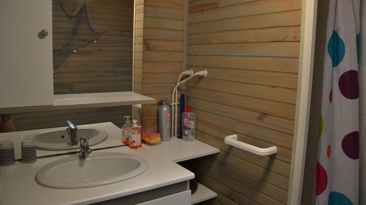 Photo of Bathroom in Naves