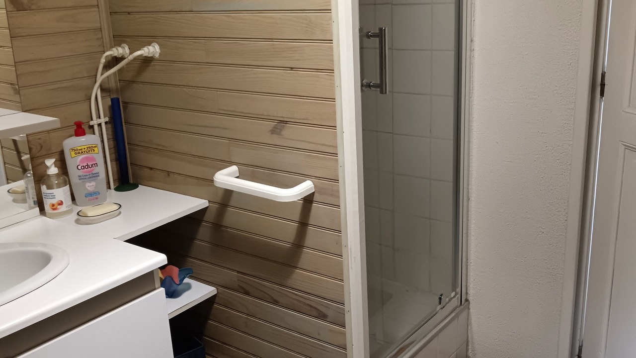 Photo of Bathroom in Naves