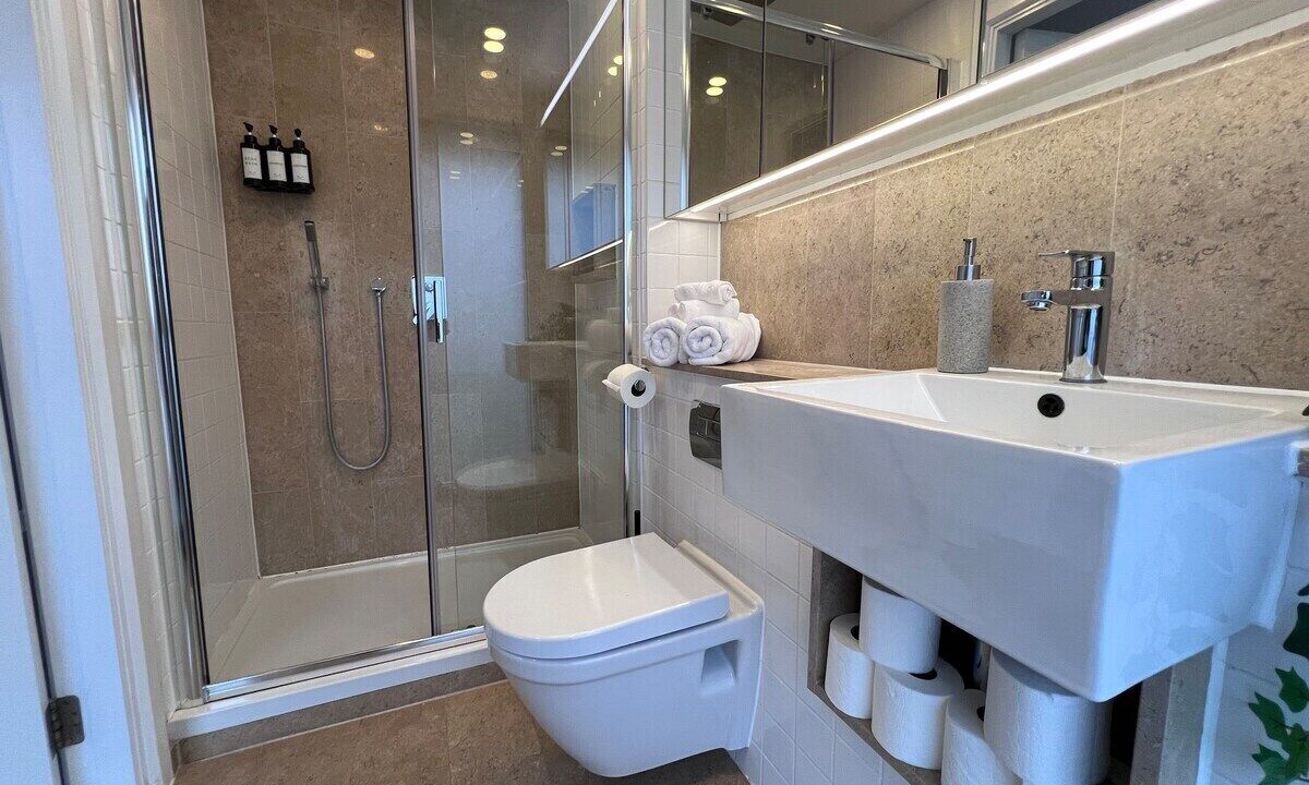 Photo of Bathroom in Whitechapel