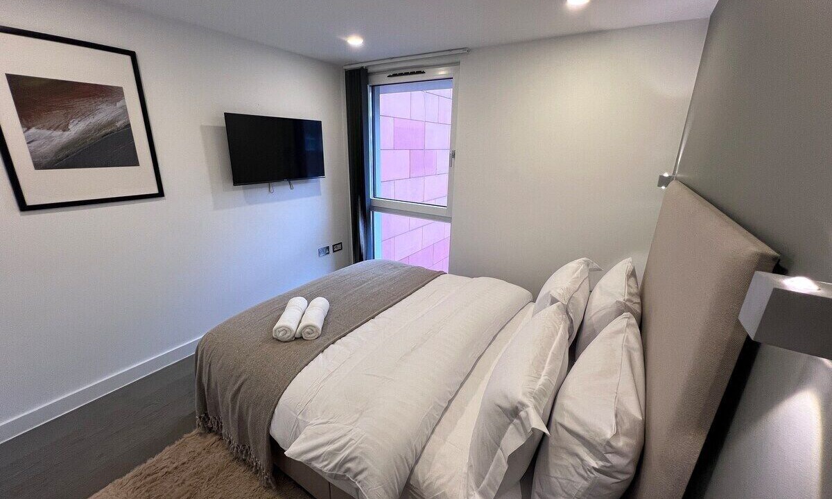 Photo of Others in Whitechapel