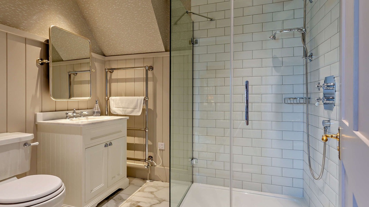 Photo of Bathroom in Hunspow