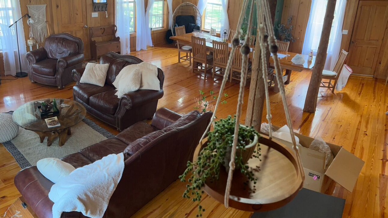 Photo of Livingroom in Cut Off