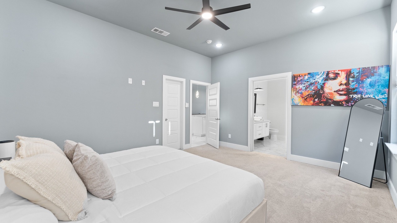 Photo of Bedroom in Cedar Crest