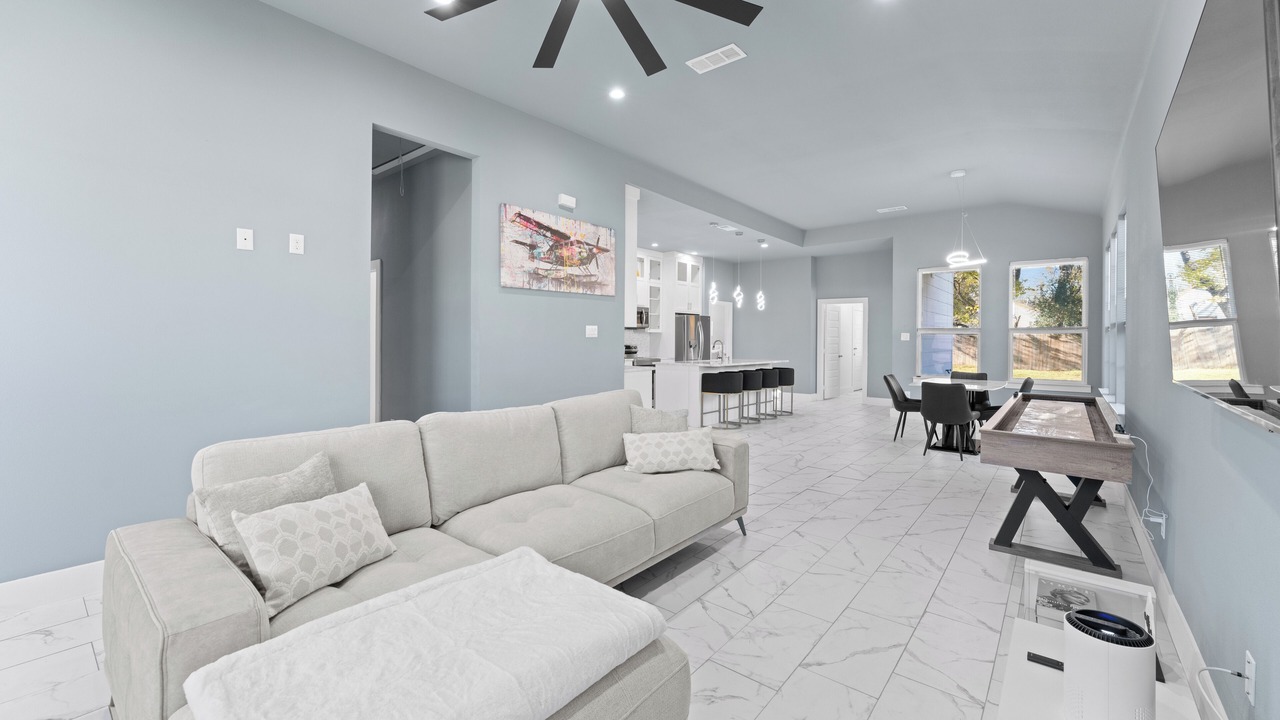 Photo of Livingroom in Cedar Crest