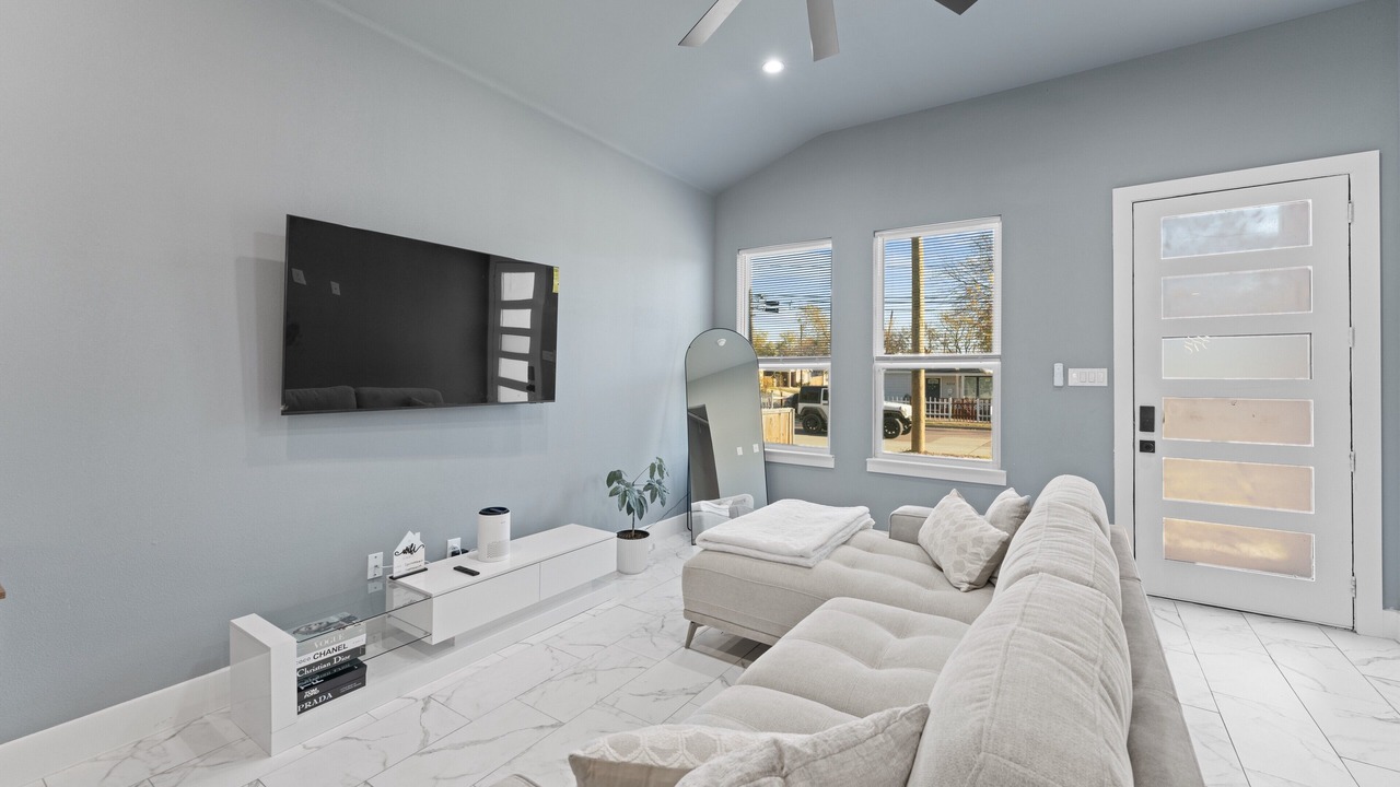 Photo of Livingroom in Cedar Crest