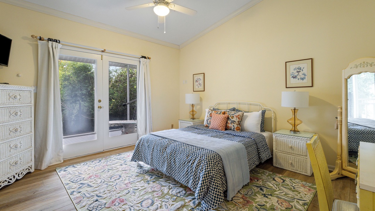 Photo of Bedroom in Acme