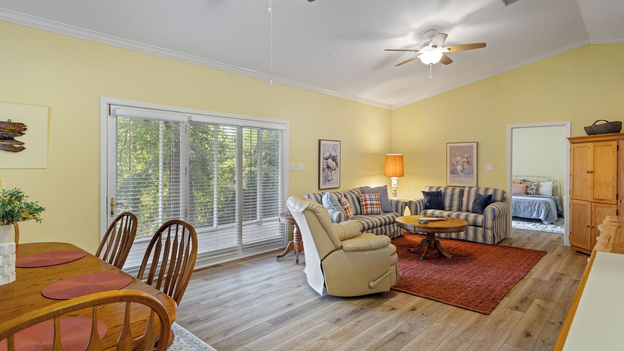 Photo of Livingroom in Acme