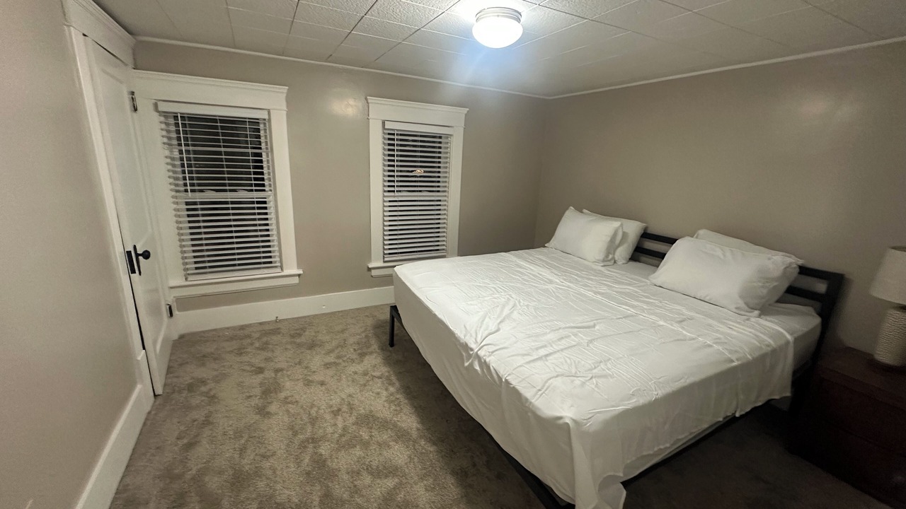 Photo of Bedroom in Akron