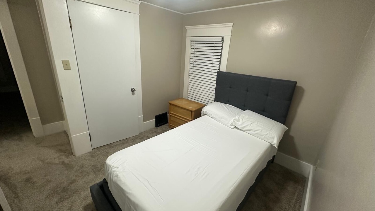 Photo of Bedroom in Akron