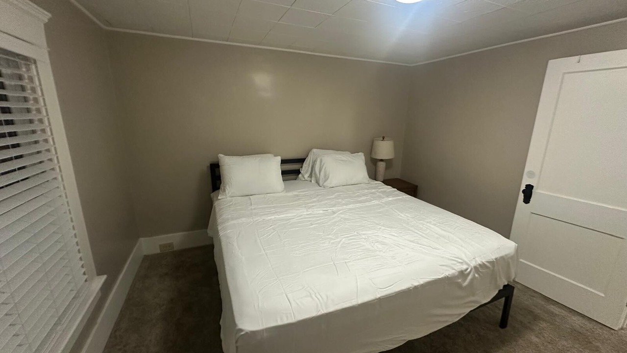 Photo of Bedroom in Akron