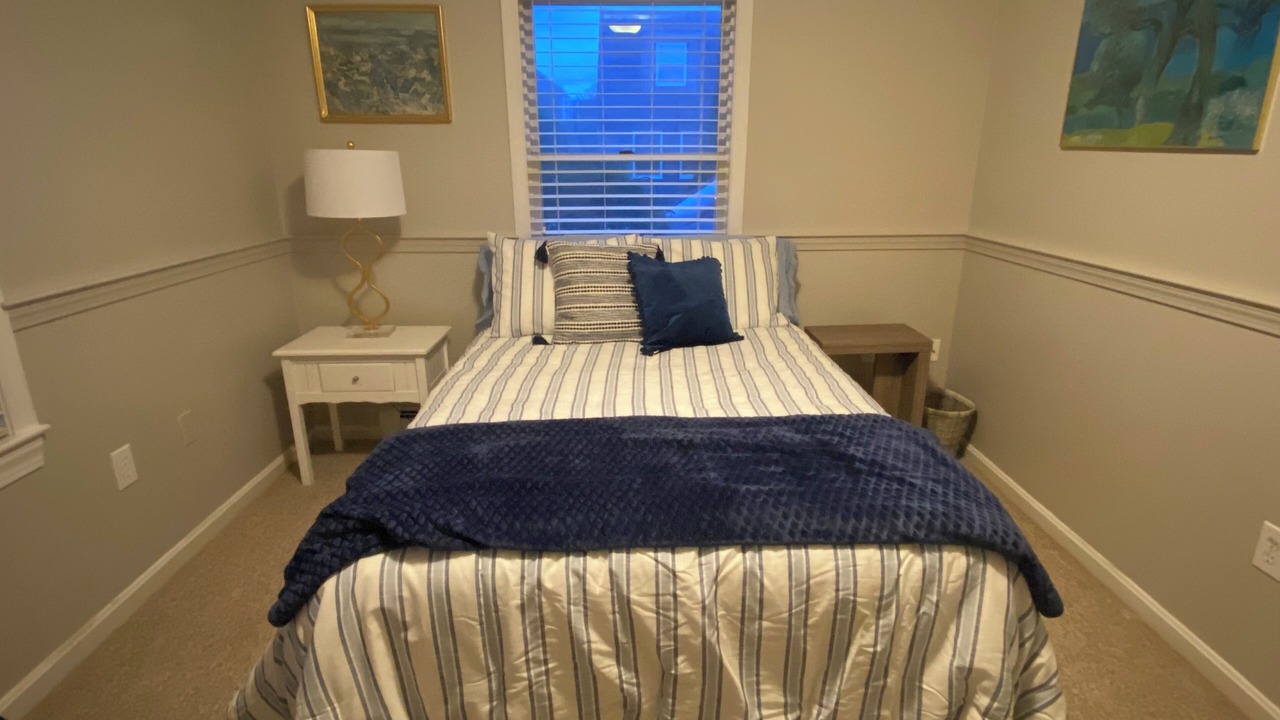 Photo of Bedroom in West of Town