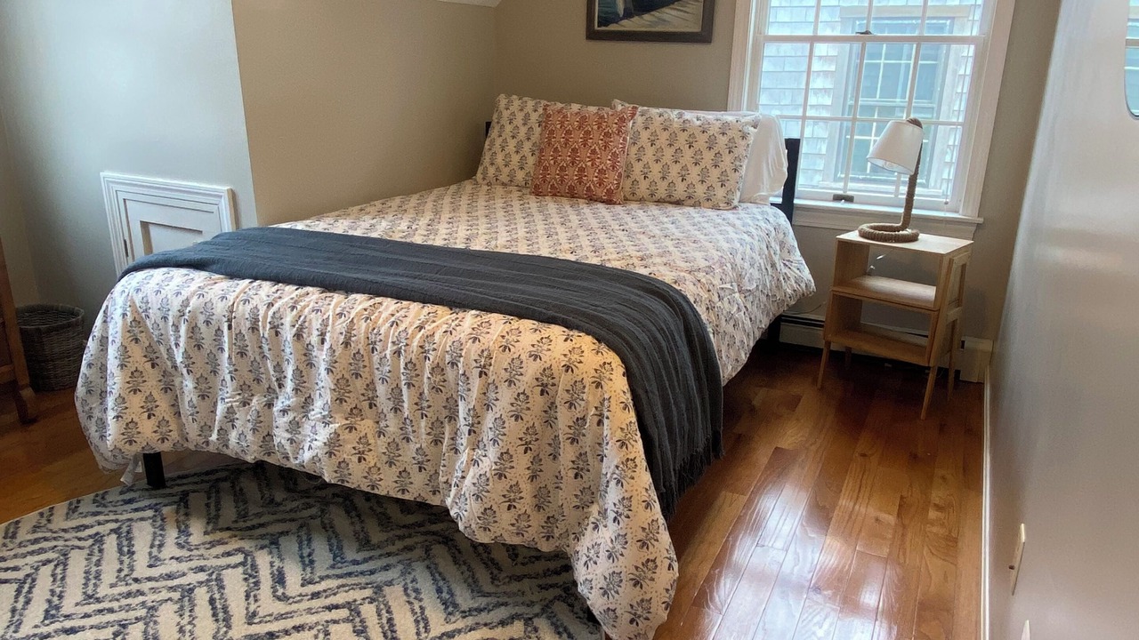 Photo of Bedroom in West of Town