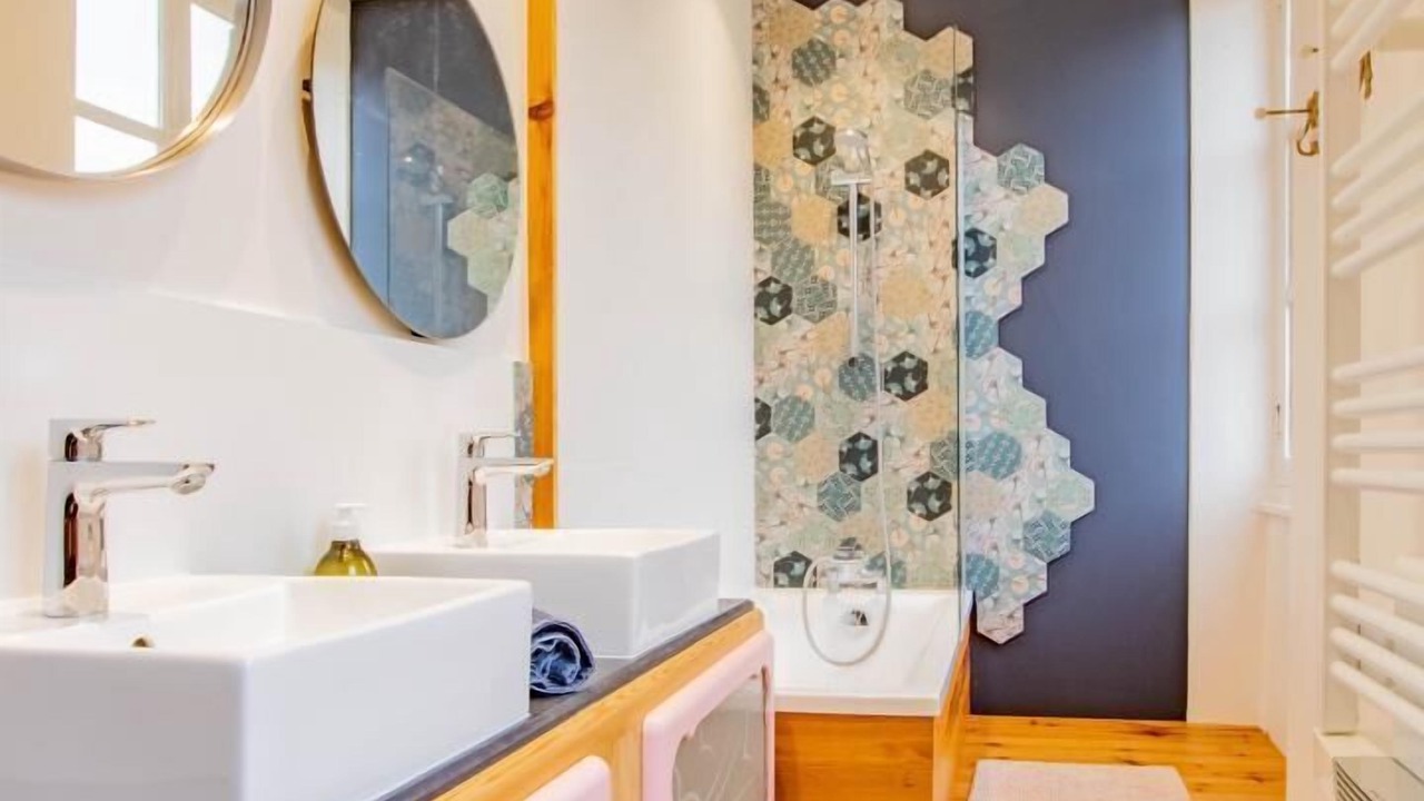 Photo of Bathroom in Chenay-le-Chatel