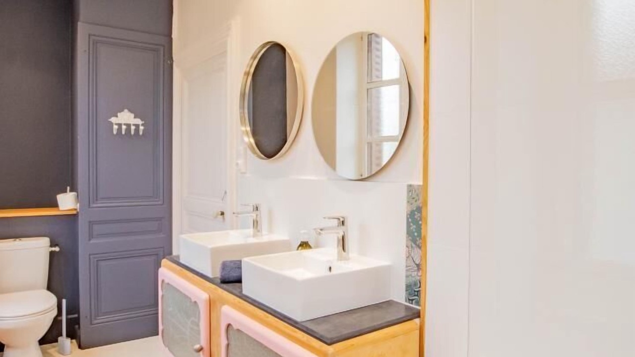 Photo of Bathroom in Chenay-le-Chatel