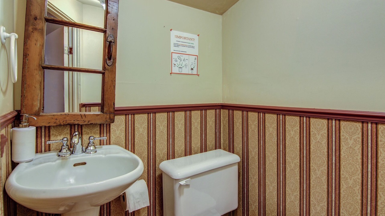 Photo of Bathroom in Saint-Henri-de-Taillon