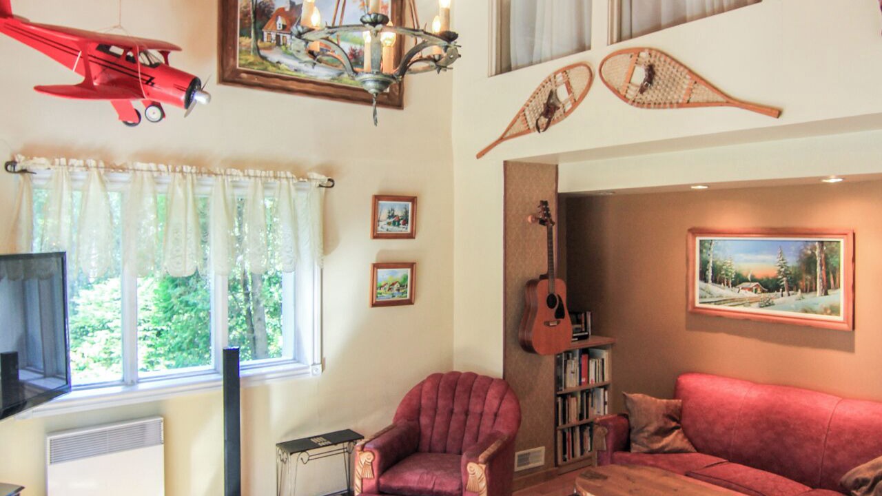Photo of Livingroom in Saint-Henri-de-Taillon