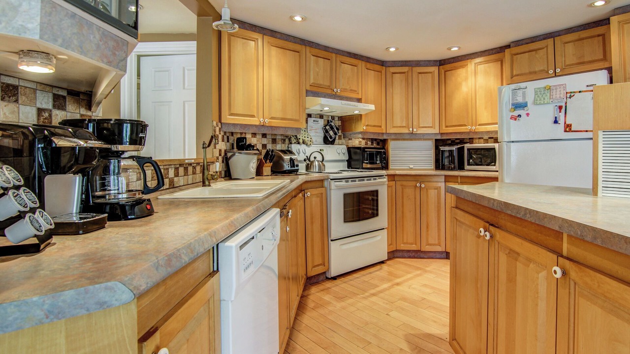 Photo of Kitchen in Saint-Henri-de-Taillon