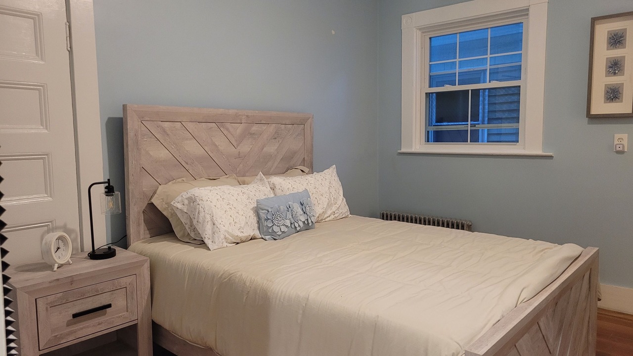 Photo of Bedroom in Mid-Cambridge