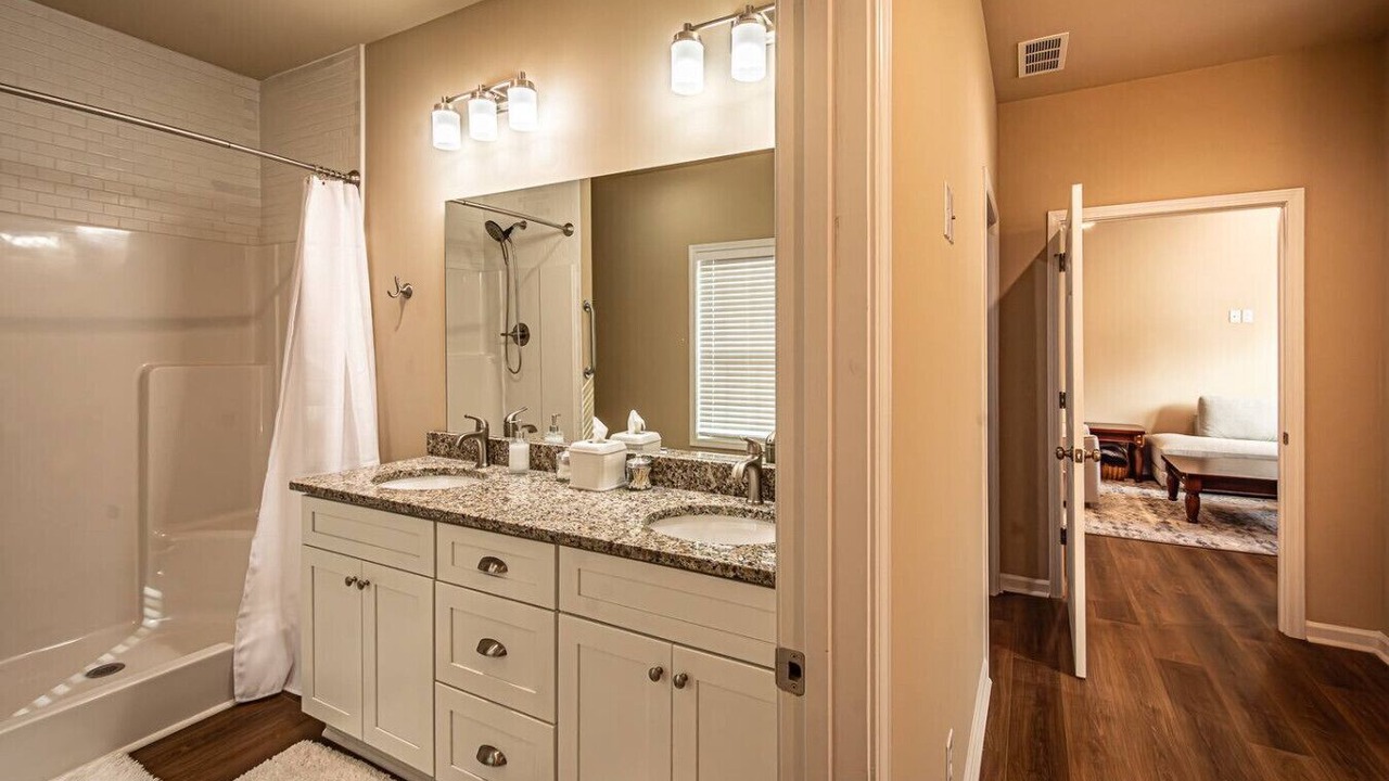 Photo of Bathroom in Dahlonega