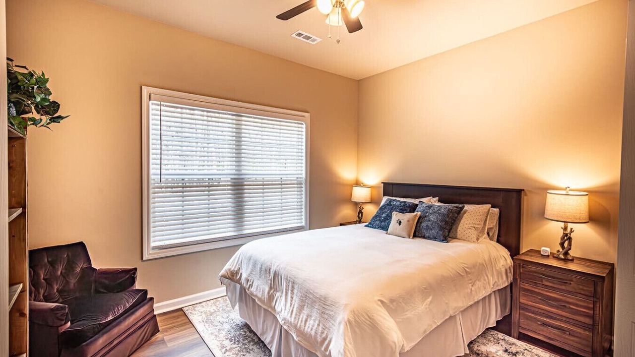 Photo of Bedroom in Dahlonega