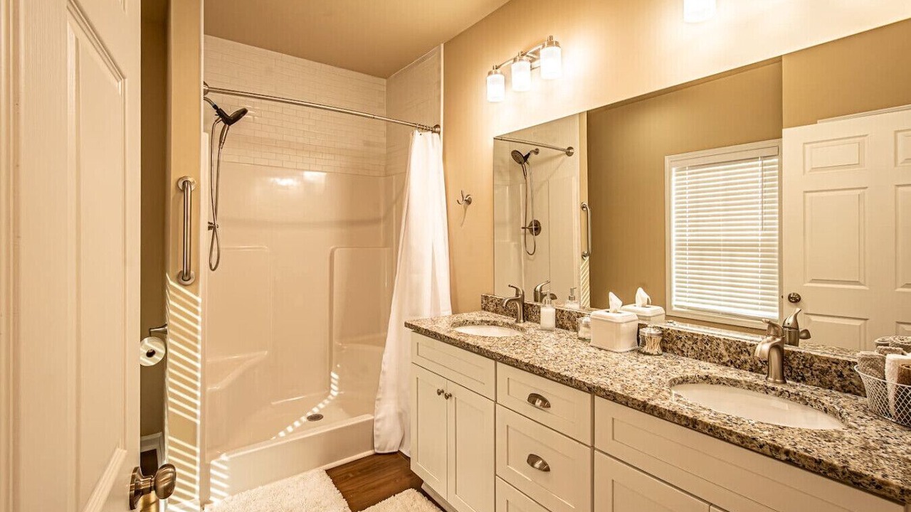 Photo of Bathroom in Dahlonega