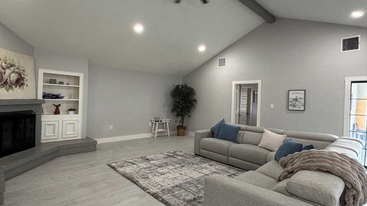 Photo of Livingroom in West Livingston