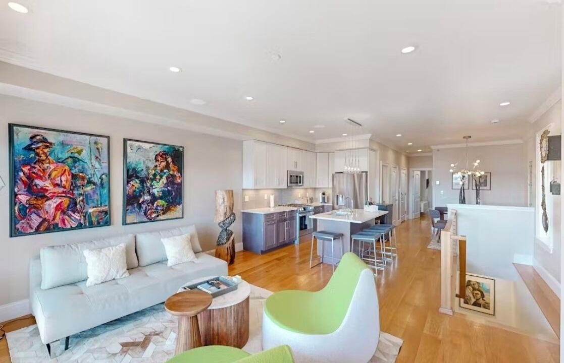 Photo of Livingroom in Jeffries Point