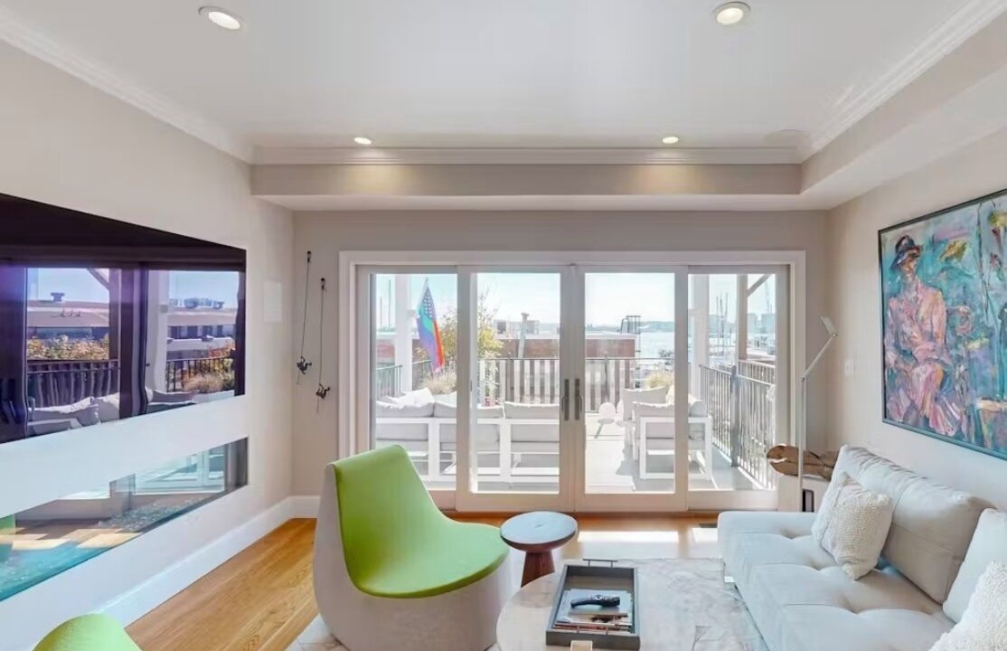 Photo of Livingroom in Jeffries Point