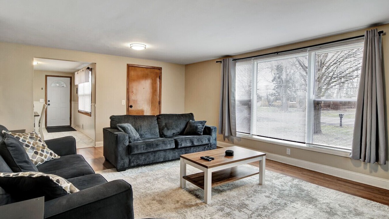 Photo of Livingroom in Amherst