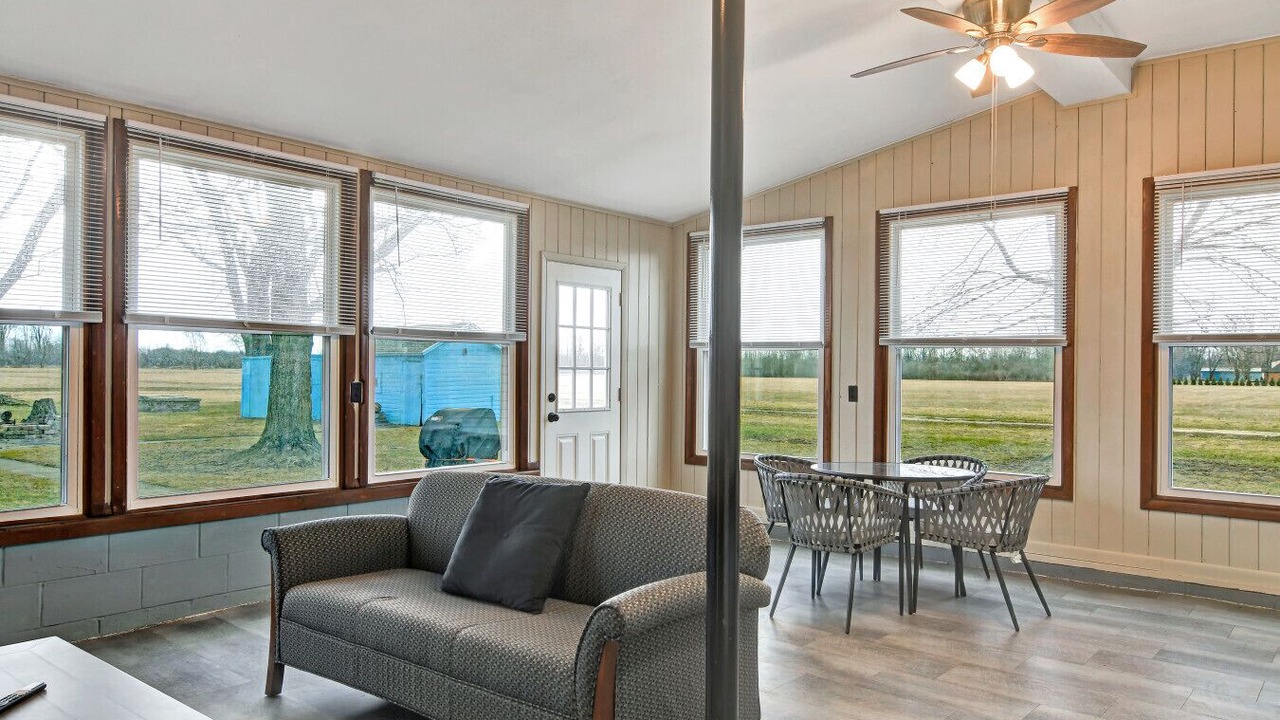 Photo of Livingroom in Amherst