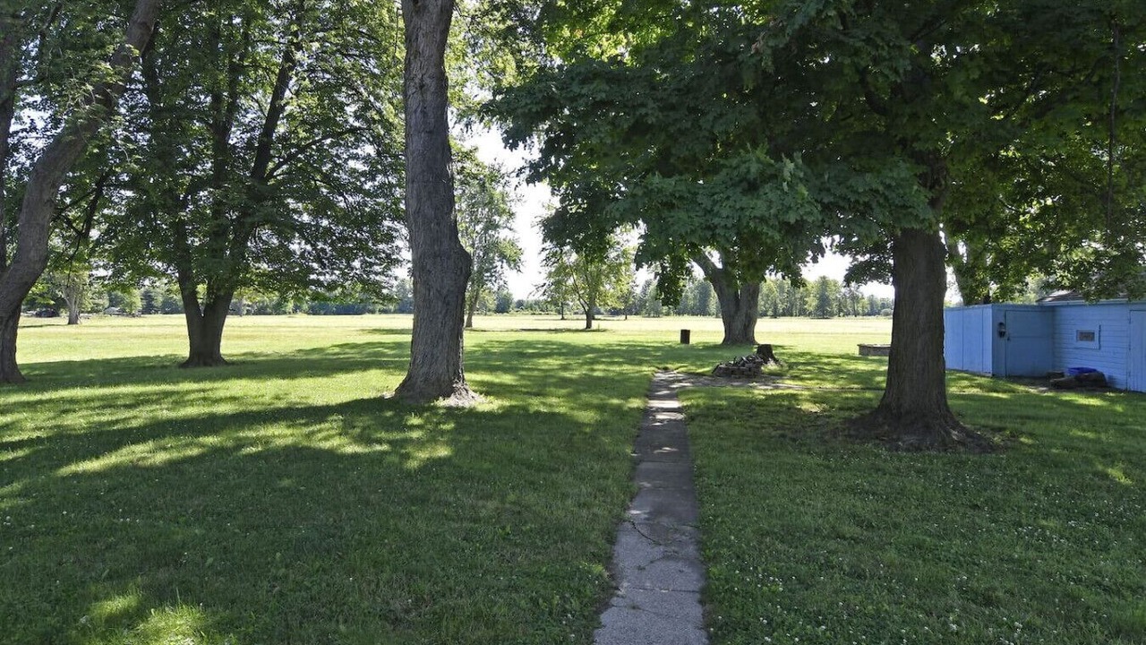 Photo of Outdoor in Amherst