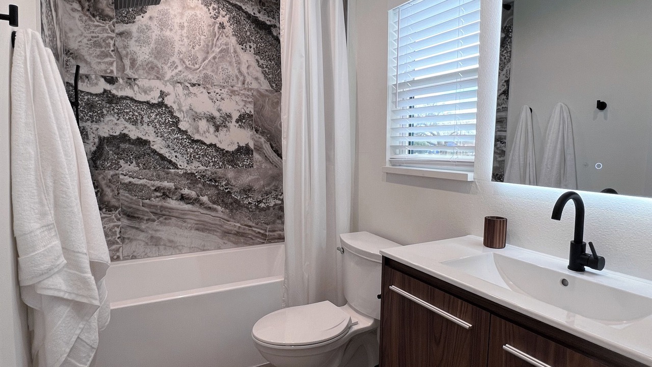 Photo of Bathroom in Haltom City