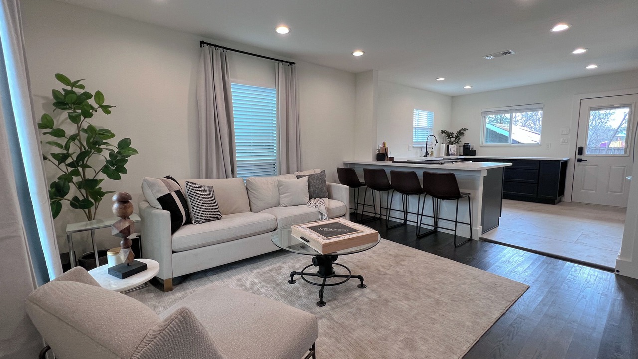Photo of Livingroom in Haltom City