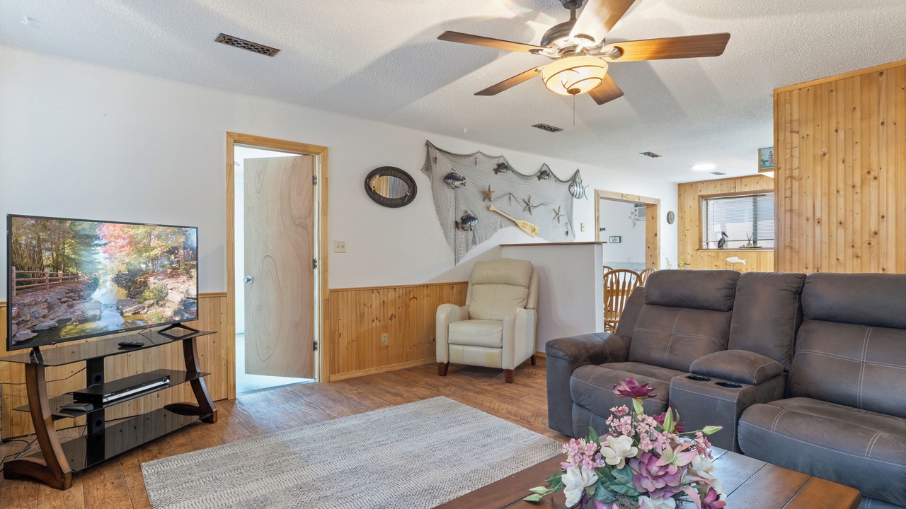 Photo of Livingroom in Camdenton