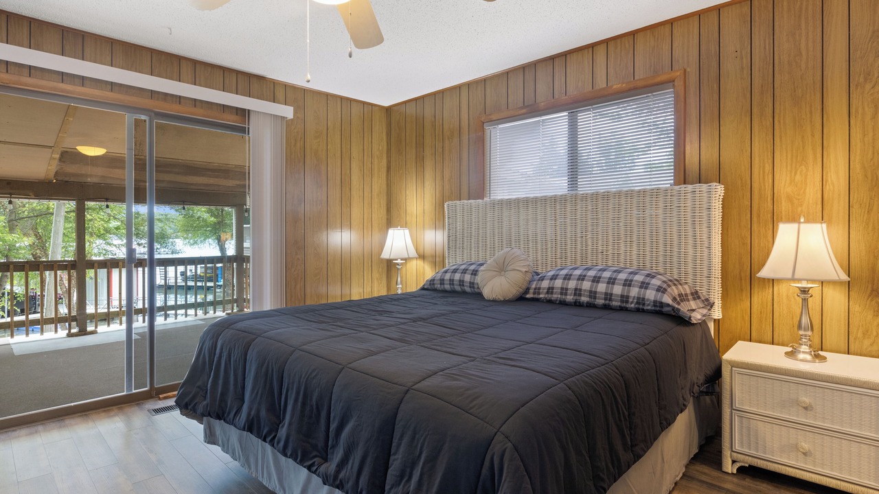 Photo of Bedroom in Camdenton