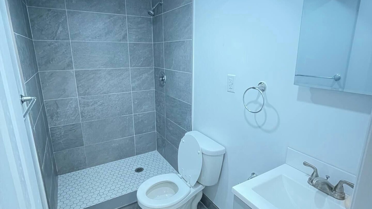 Photo of Bathroom in Astoria Heights