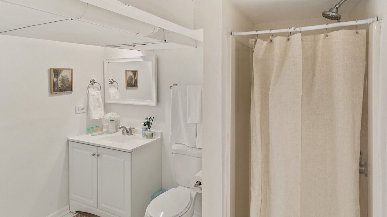 Photo of Bathroom in Waukegan